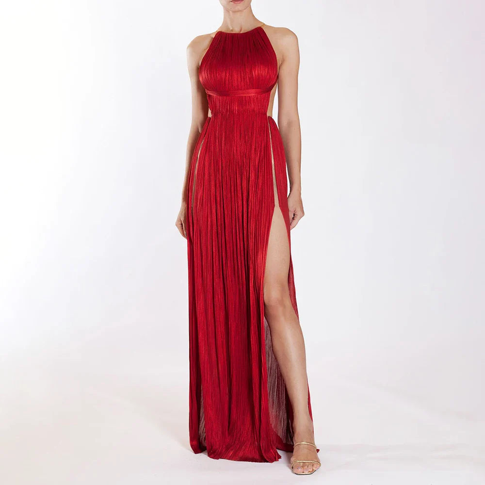 Maxi Dress Milana with halter neckline and backless design in solid color.